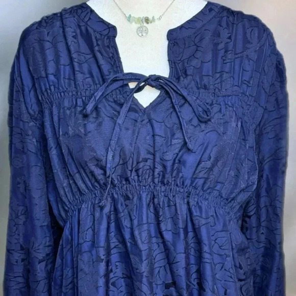 NWT MASON & BELLE Boutique Top Navy Lace Blouse Long Sleeve Cinched Waist Sz L - Picture 3 of 15